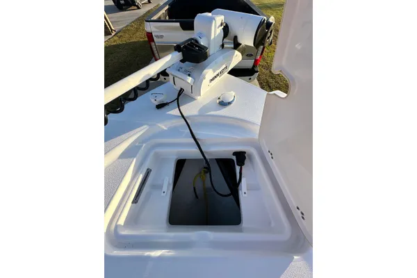 Sportsman Tournament 234 Bay Boat image