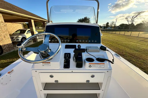 Sportsman Tournament 234 Bay Boat image