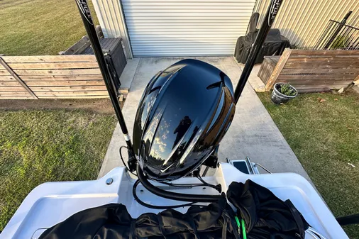 Sportsman Tournament 234 Bay Boat image