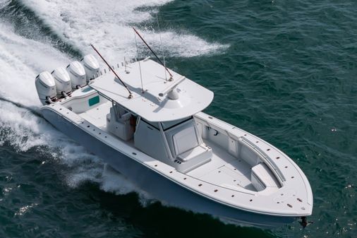 Yellowfin 39 image