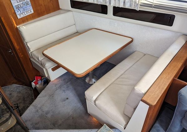 Carver 33 Aft Cabin image