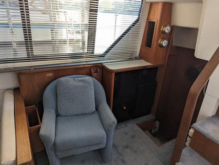 Carver 33 Aft Cabin image