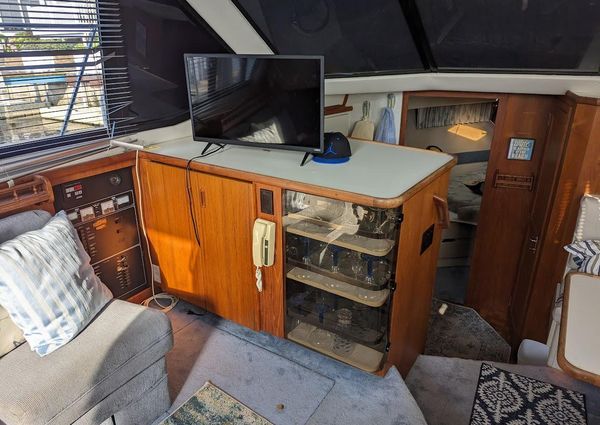 Carver 33 Aft Cabin image