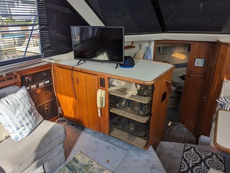 Carver 33 Aft Cabin image