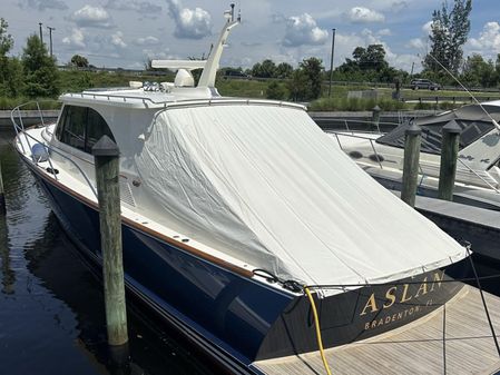 Hinckley Talaria 43 Motoryacht image