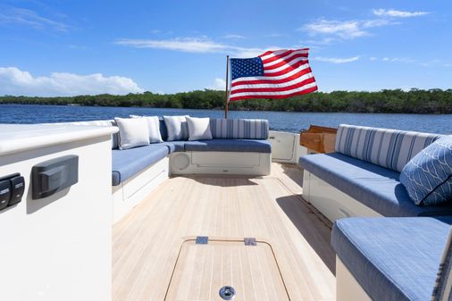 Hinckley Talaria 43 Motoryacht image