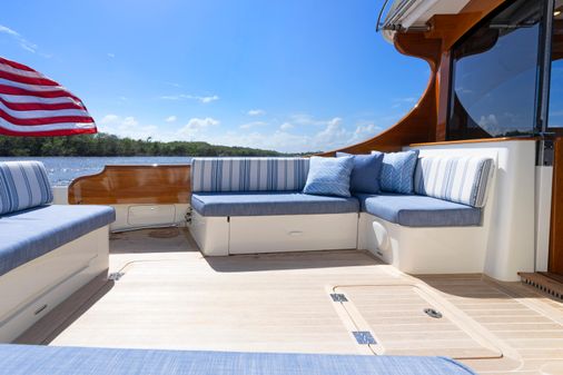 Hinckley Talaria 43 Motoryacht image