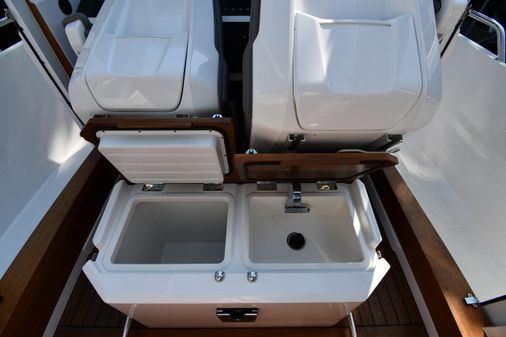 Axopar 28 CABIN image