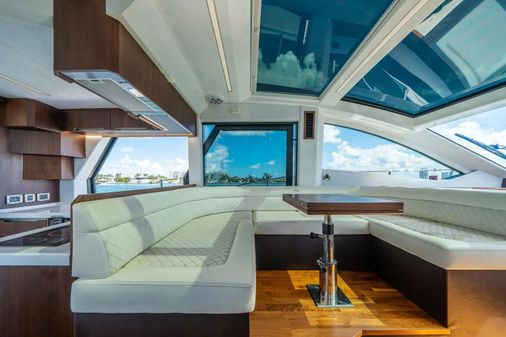 Galeon 470 Sky image