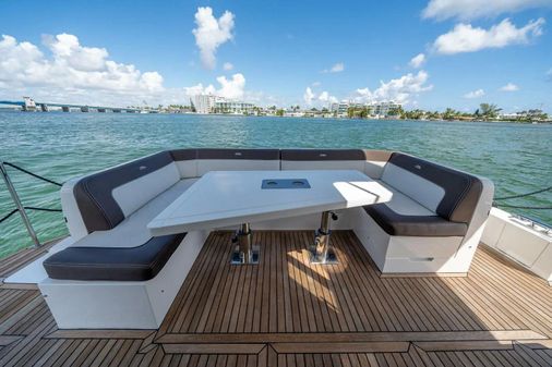 Galeon 470 Sky image