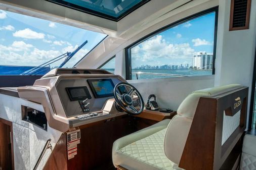 Galeon 470 Sky image