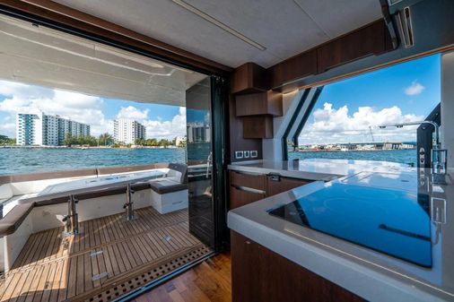 Galeon 470 Sky image