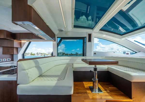 Galeon 470 Sky image