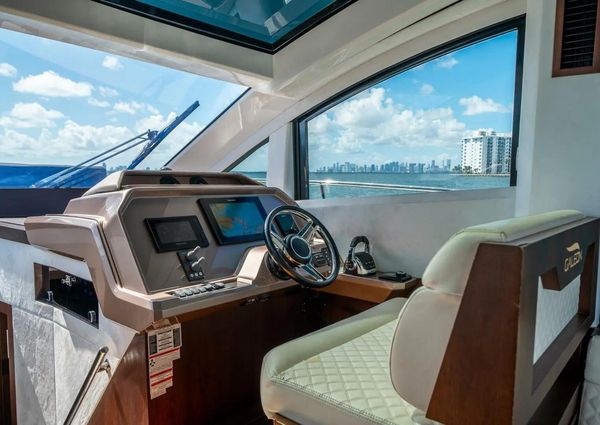 Galeon 470 Sky image