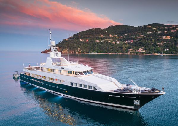 Feadship FEADSHIP image