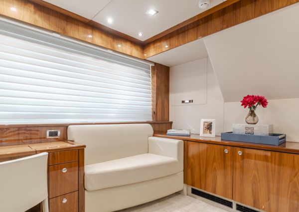 Sunseeker 88 Yacht image