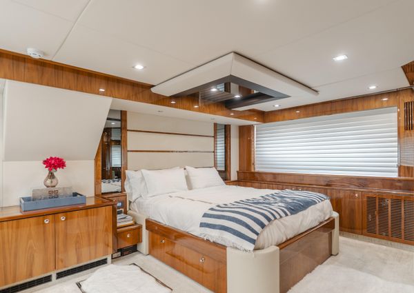 Sunseeker 88 Yacht image