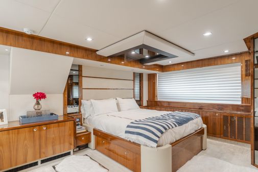 Sunseeker 88 Yacht image