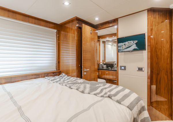 Sunseeker 88 Yacht image