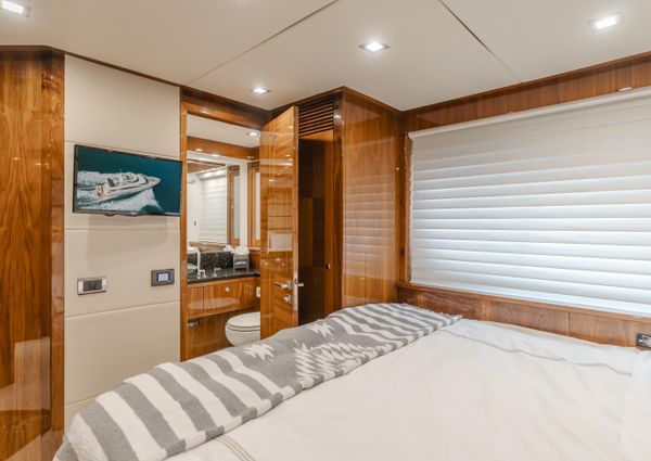 Sunseeker 88 Yacht image