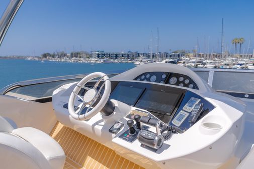 Sunseeker 88 Yacht image