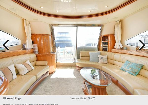 Azimut 68E image