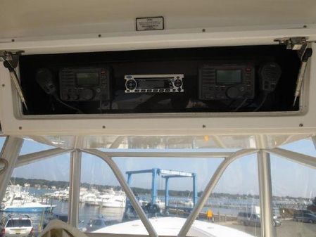 Regulator 32 Forward Seating image