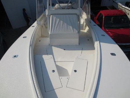 Regulator 32 Forward Seating image