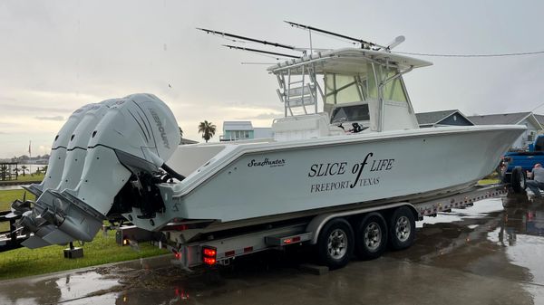 SeaHunter 40' Center Console