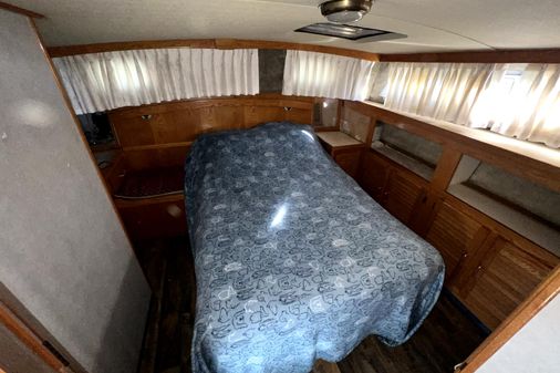 Silverton 40 Aft-Cabin image