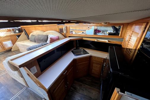 Silverton 40 Aft-Cabin image