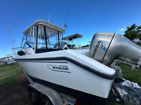 Boston-whaler 23-CONQUEST image