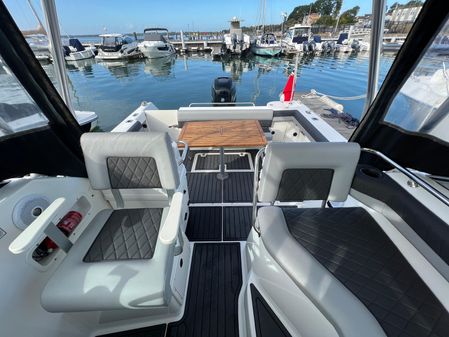 Boston-whaler 26-CONQUEST image