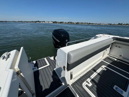 Boston-whaler 26-CONQUEST image