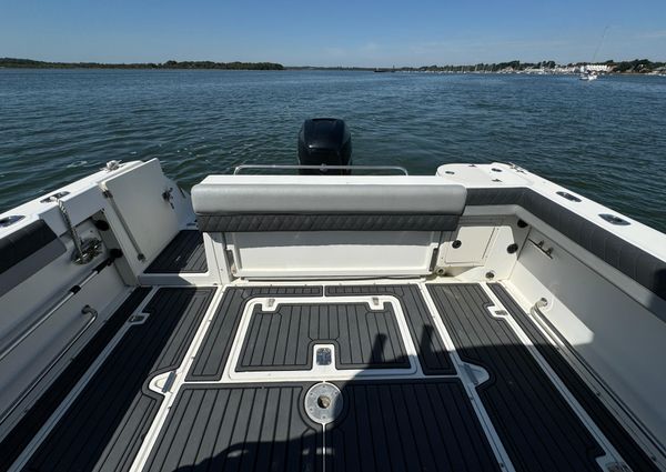 Boston-whaler 26-CONQUEST image