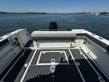 Boston-whaler 26-CONQUEST image