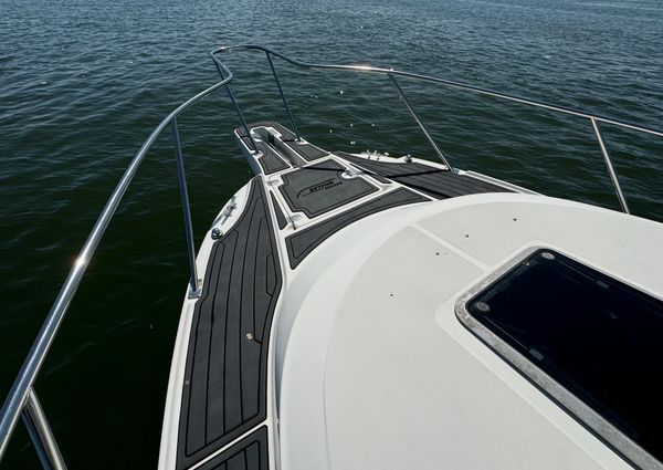 Boston-whaler 26-CONQUEST image