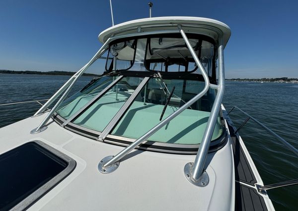 Boston-whaler 26-CONQUEST image