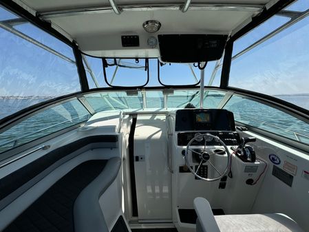 Boston-whaler 26-CONQUEST image