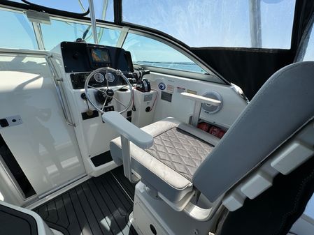 Boston-whaler 26-CONQUEST image