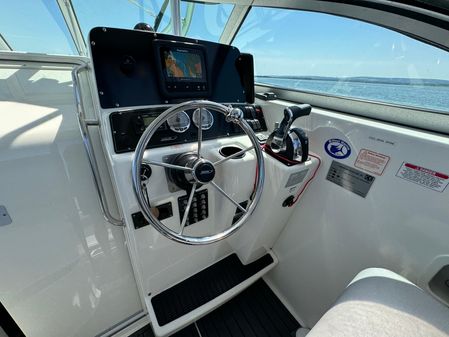 Boston-whaler 26-CONQUEST image