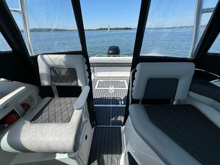 Boston-whaler 26-CONQUEST image