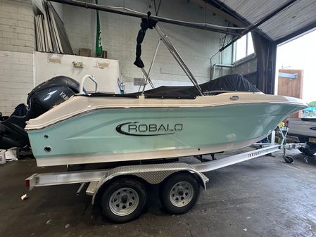 Robalo R207-DUAL-CONSOLE image