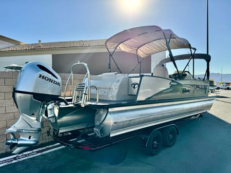 Tahoe-pontoon CASCADE-PLATINUM-REAR-J-LOUNGER image