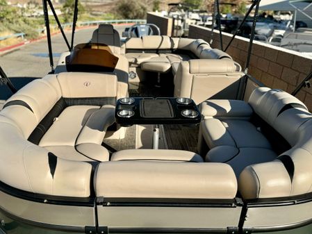 Tahoe-pontoon CASCADE-PLATINUM-REAR-J-LOUNGER image