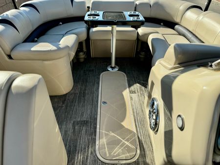 Tahoe-pontoon CASCADE-PLATINUM-REAR-J-LOUNGER image