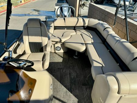 Tahoe-pontoon CASCADE-PLATINUM-REAR-J-LOUNGER image