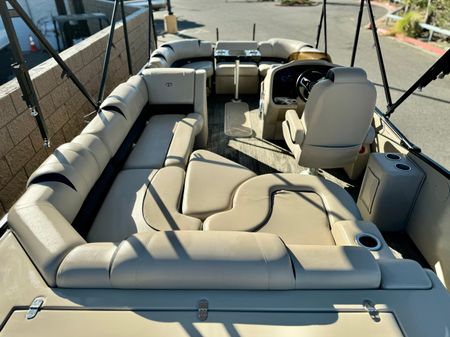 Tahoe-pontoon CASCADE-PLATINUM-REAR-J-LOUNGER image