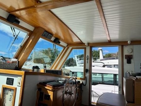 Duffy Wilbur Flybridge Cruiser image