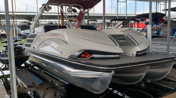 Bennington 25 QX Sport